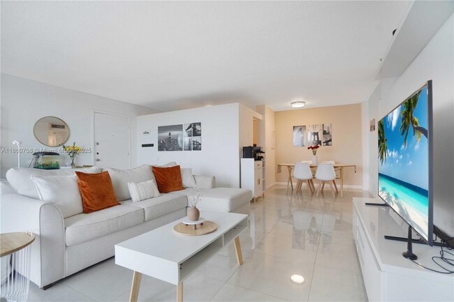 Foto del edificio - 7133 Bay Dr