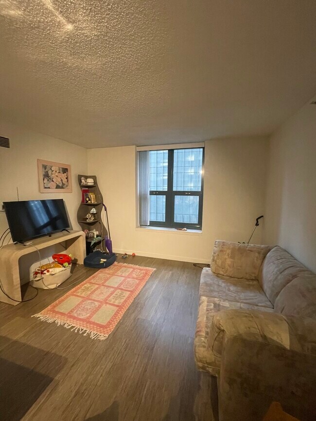 Foto del edificio - 1 W Superior St