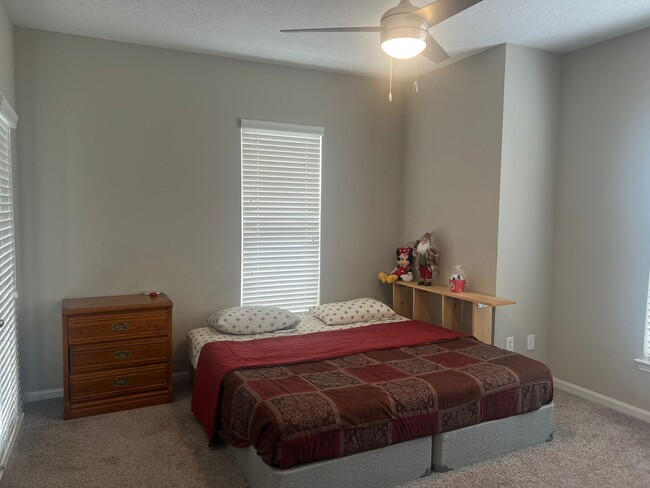 Foto del edificio - 18201 Deer Point Ct