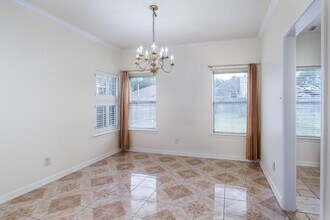 Building Photo - 6218 Summerville Ln