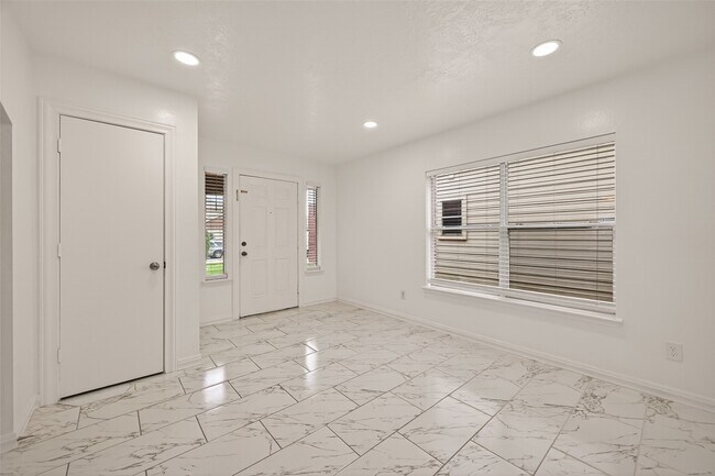 Foto del edificio - 3807 Gardenia Bend