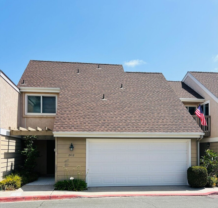 Primary Photo - 4 Bedroom 2.5 Bath House in Quiet Neighbor...