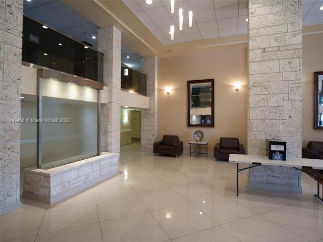 Foto del edificio - 290 174th St St