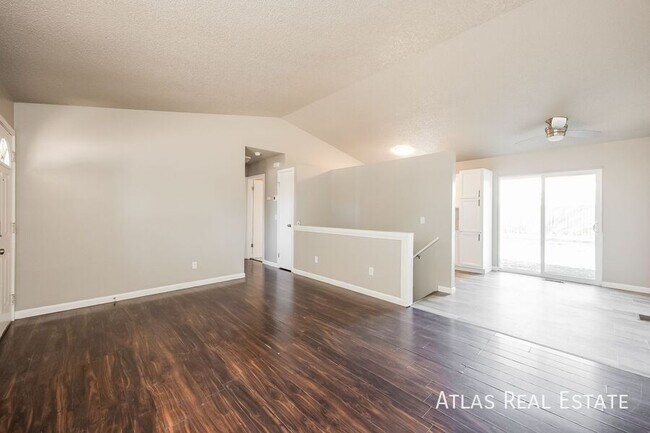 Foto del edificio - 2115 Bainbridge Rd