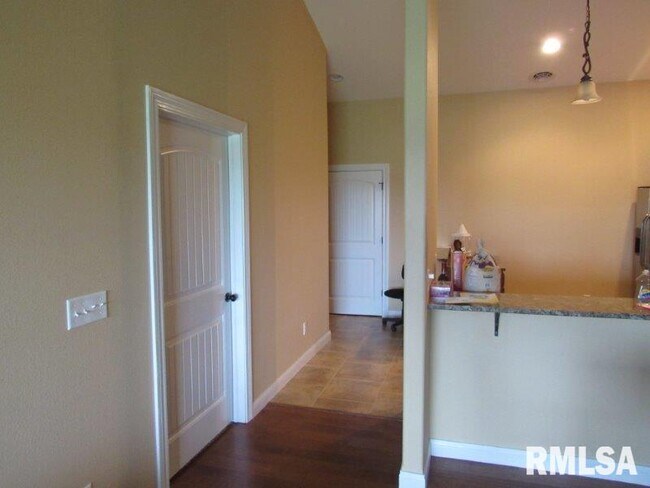 Building Photo - 1007 Mallard Way