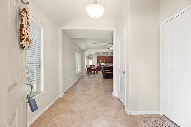 Foto del edificio - 8147 Aleppo Pine Ln