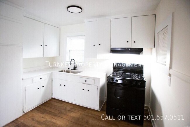 Building Photo - 4904 Lynch Dr