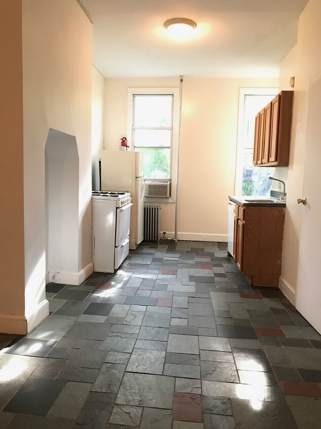 Primary Photo - 61 Morgan Ave