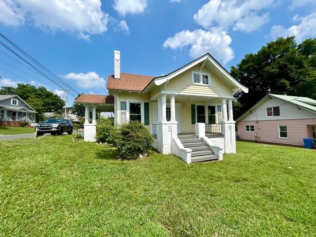 Building Photo - 725 Wiscassett St