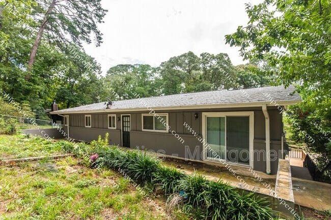 Building Photo - 3453 Dalraida Pkwy