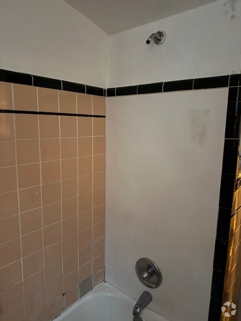 Building Photo - 2982 Tyler St