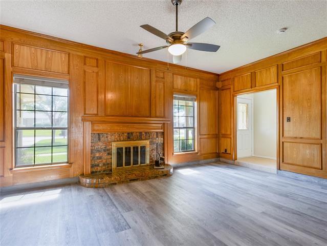 Foto del edificio - 705 Oak Ln
