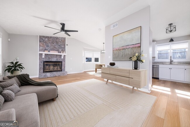 Foto del edificio - 2428 Justin Dr SW