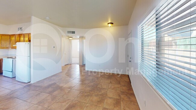 Building Photo - 4013 N Stone Ave