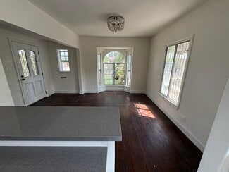 Building Photo - 619 S Bradfield Ave