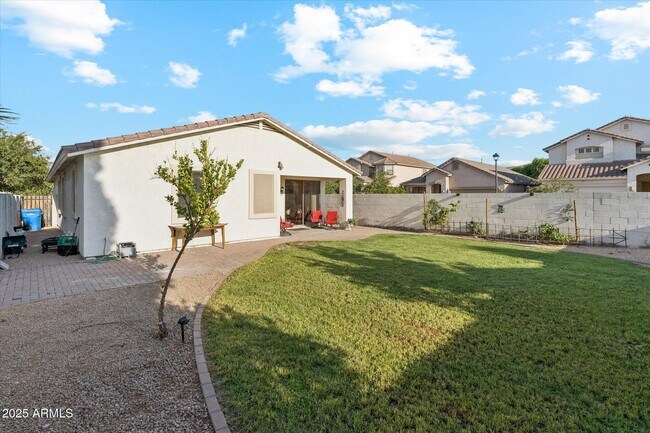 Foto del edificio - 6848 S 27th St