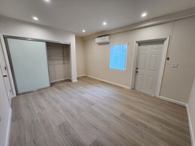 Foto del edificio - 5131 Topanga Canyon Blvd