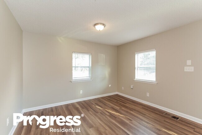 Foto del edificio - 2613 Dundeen St