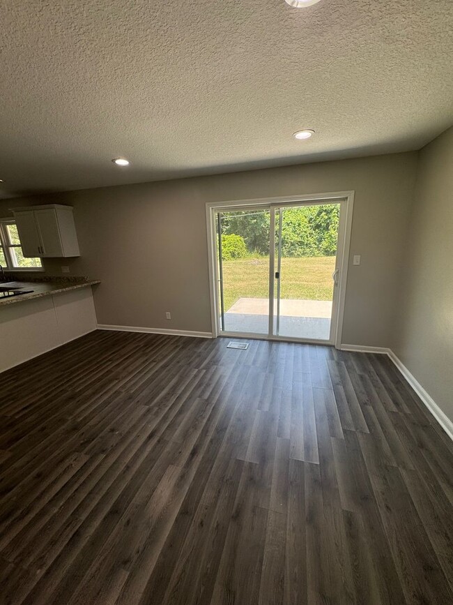 Building Photo - 5033 Ranch Rd