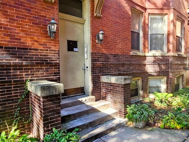 Building Photo - 1234 W Argyle St