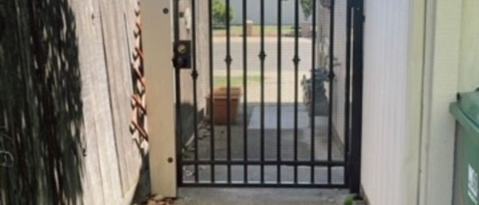 Foto del edificio - 8817 Littleoaks Way