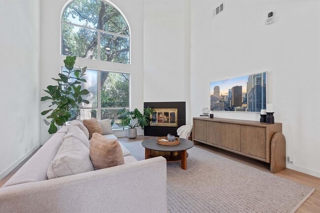 Foto del edificio - 17813 Box Canyon Terrace