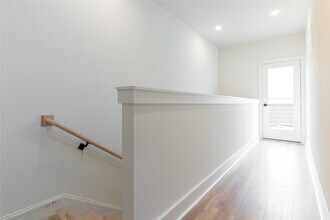 Building Photo - 2428 Ella Blvd