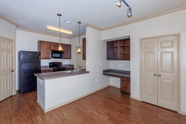 Building Photo - 332 Independence Dr