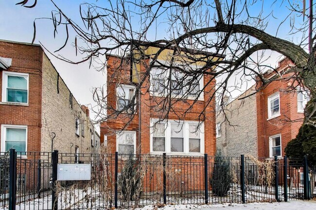 Foto del edificio - 2734 N Campbell Ave