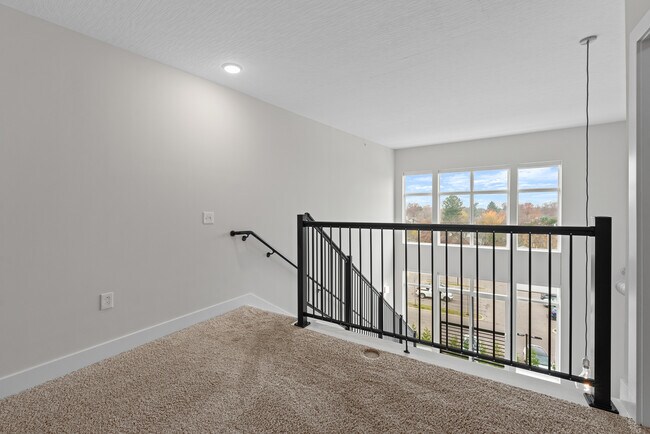 Loft 101 - The Ave