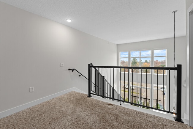 Loft 101 - The Ave