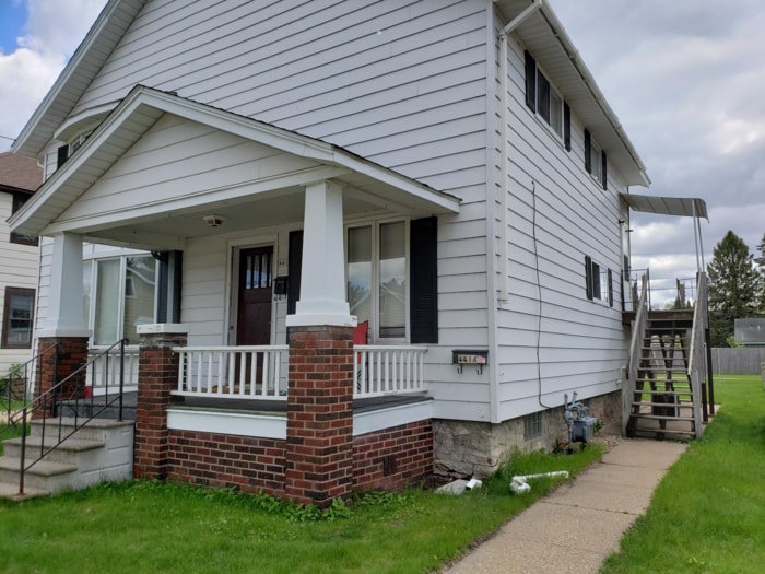 Large LOWER Apartment for Rent in Stevens Point, WI