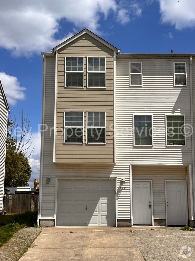 Building Photo - 5711 NE 135th Ave