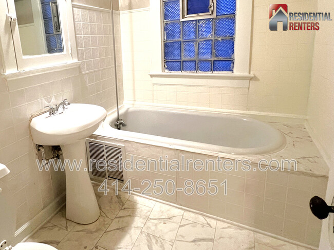 Building Photo - 234 N 37th St