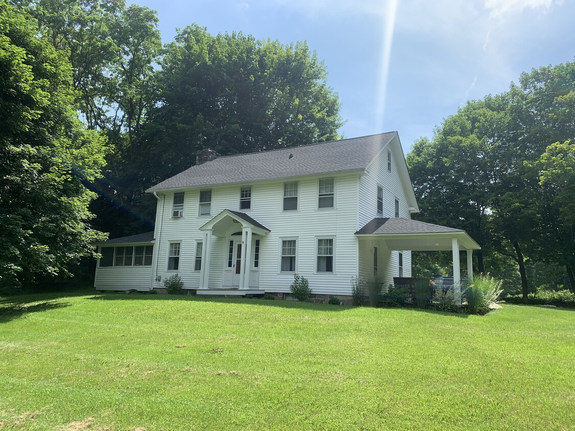 Front of house - 1 N Sawyer Hill Rd