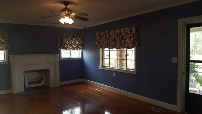 Building Photo - 304 Bob St, Coffee Springs, AL