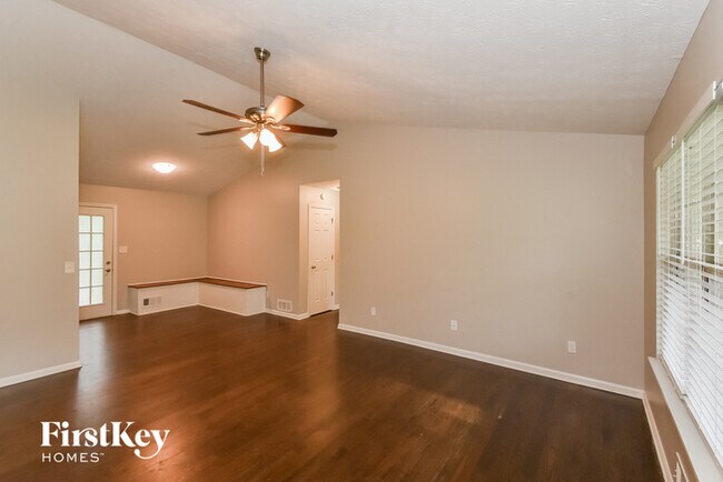 Foto del edificio - 855 Clyde Cole Rd