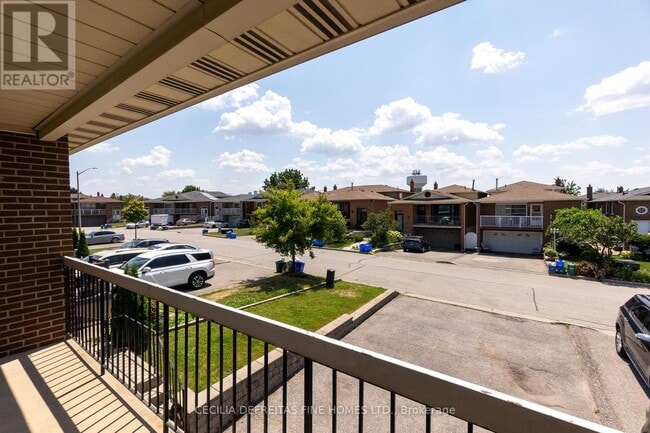 Building Photo - 54 ASHBURN UPPER Crescent