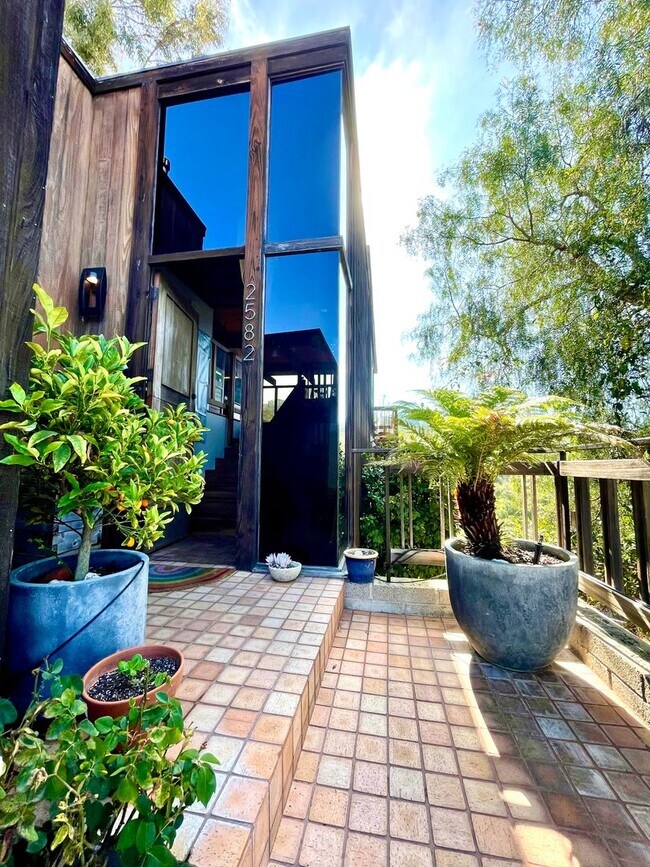 Building Photo - Laguna Beach home with Breathtaking Ocean and Canyon Views!!!!