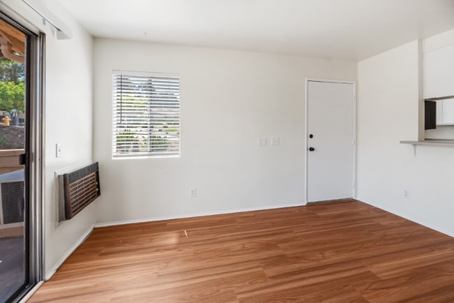 Building Photo - 215 Woodland Pkwy