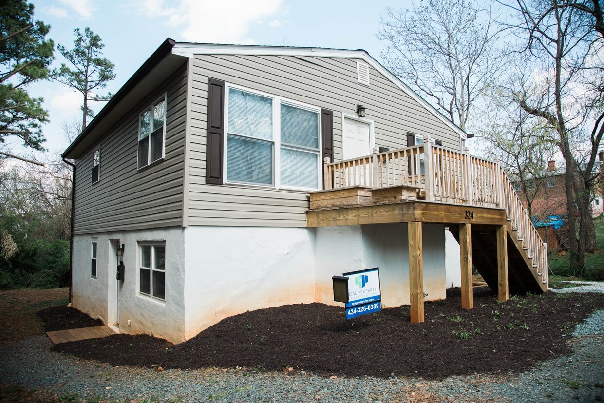 Primary Photo - 324 Caroline Ave
