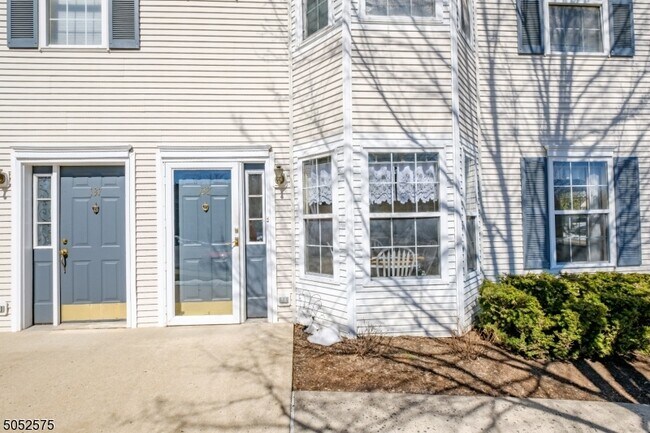 Building Photo - 138 Salvatore Ct