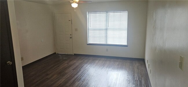 Foto del edificio - 632 Whitham Ave