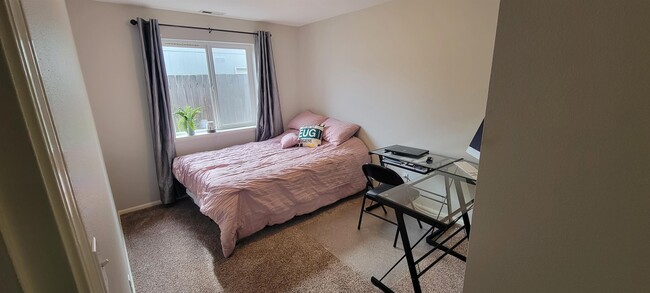 Foto del edificio - 3191 Zinnia St