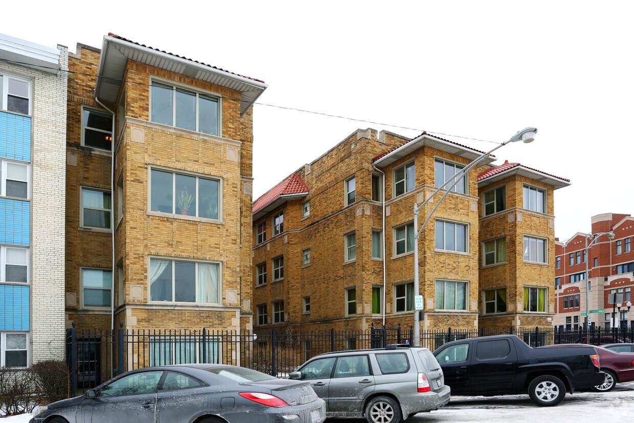 Building Photo - 7754 N Eastlake Ter