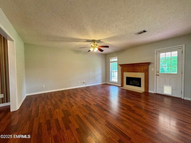 Foto del edificio - 8230 Reservoir Rd