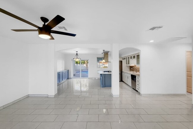 Foto del edificio - 601 E Laredo St