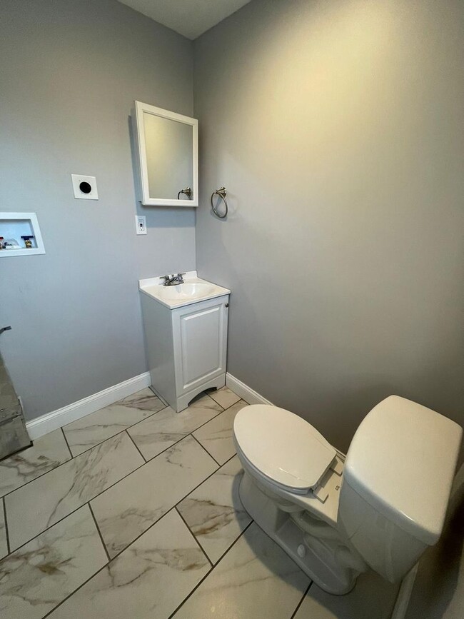 Building Photo - New 1 beds/1.5 bath + DEN in Baltimore City