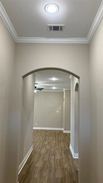 Building Photo - 901 Tippit Ln