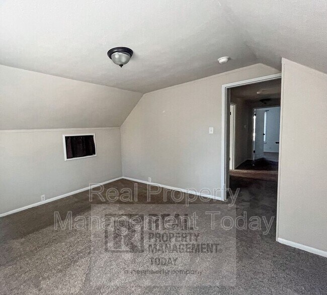 Foto del edificio - 1414 E 65th St